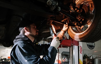 3 reasons to choose a diaphragm pump to transport chemical liquids