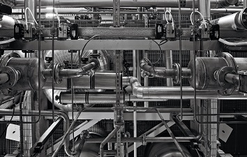 The difference between a magnetic pump and a centrifugal pump